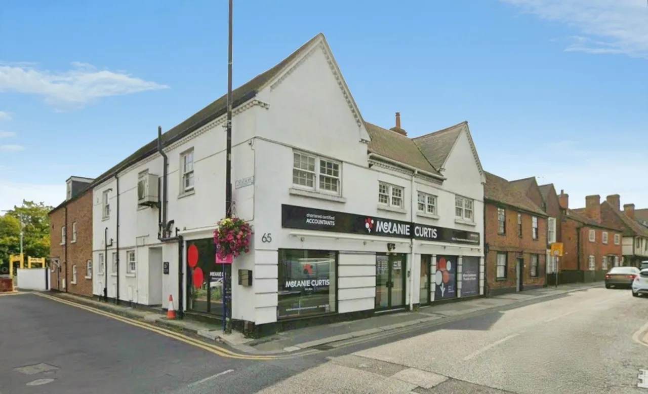 2 bed flat for sale — Peach Street, Wokingham
