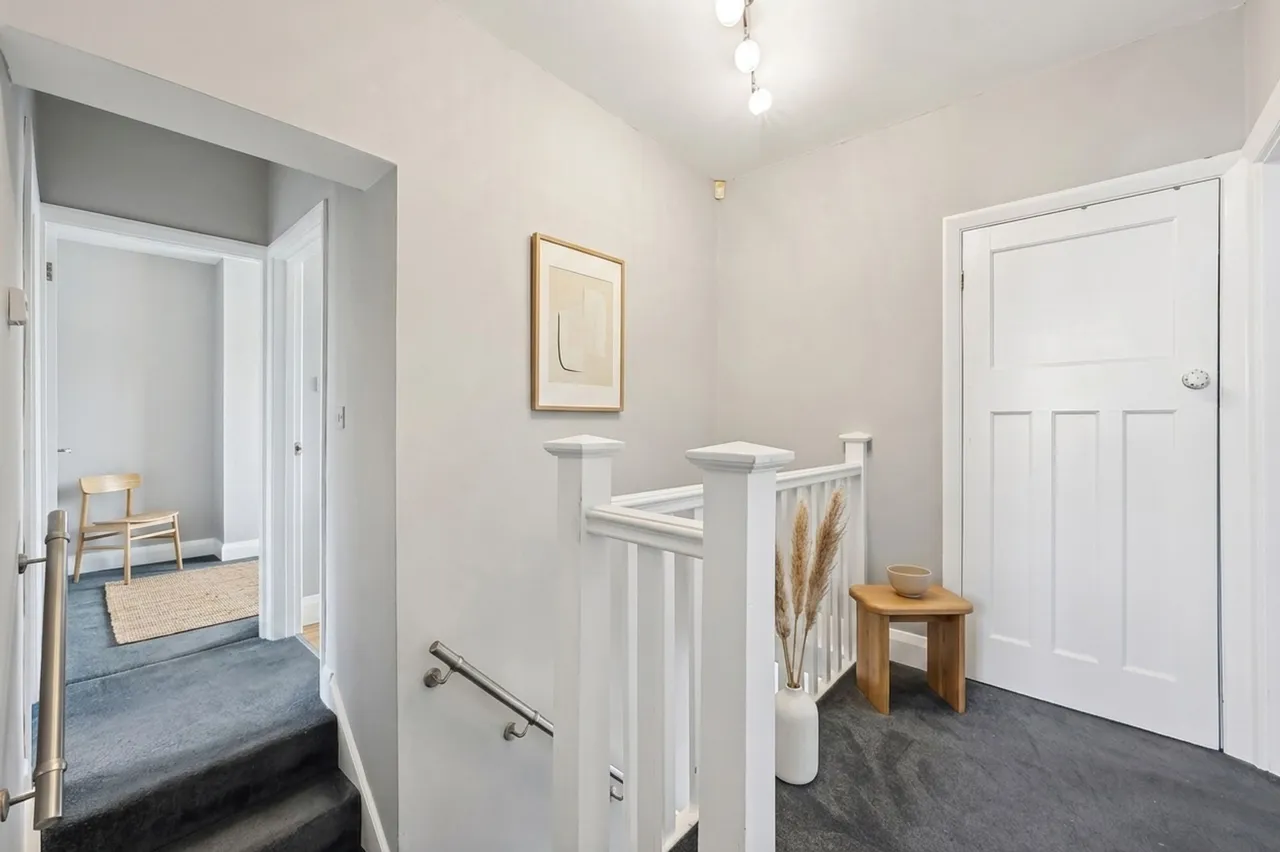 Stoneleigh Avenue, Worcester Park, KT4, photo 8