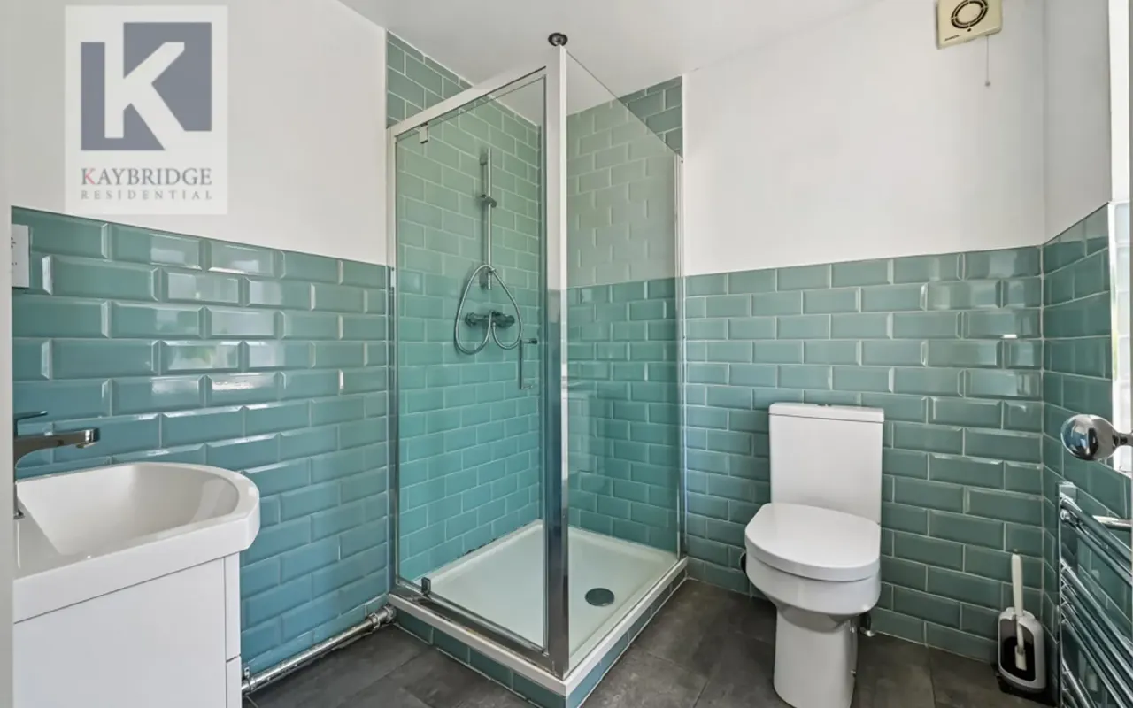 Stoneleigh Avenue, Worcester Park, KT4, photo 13