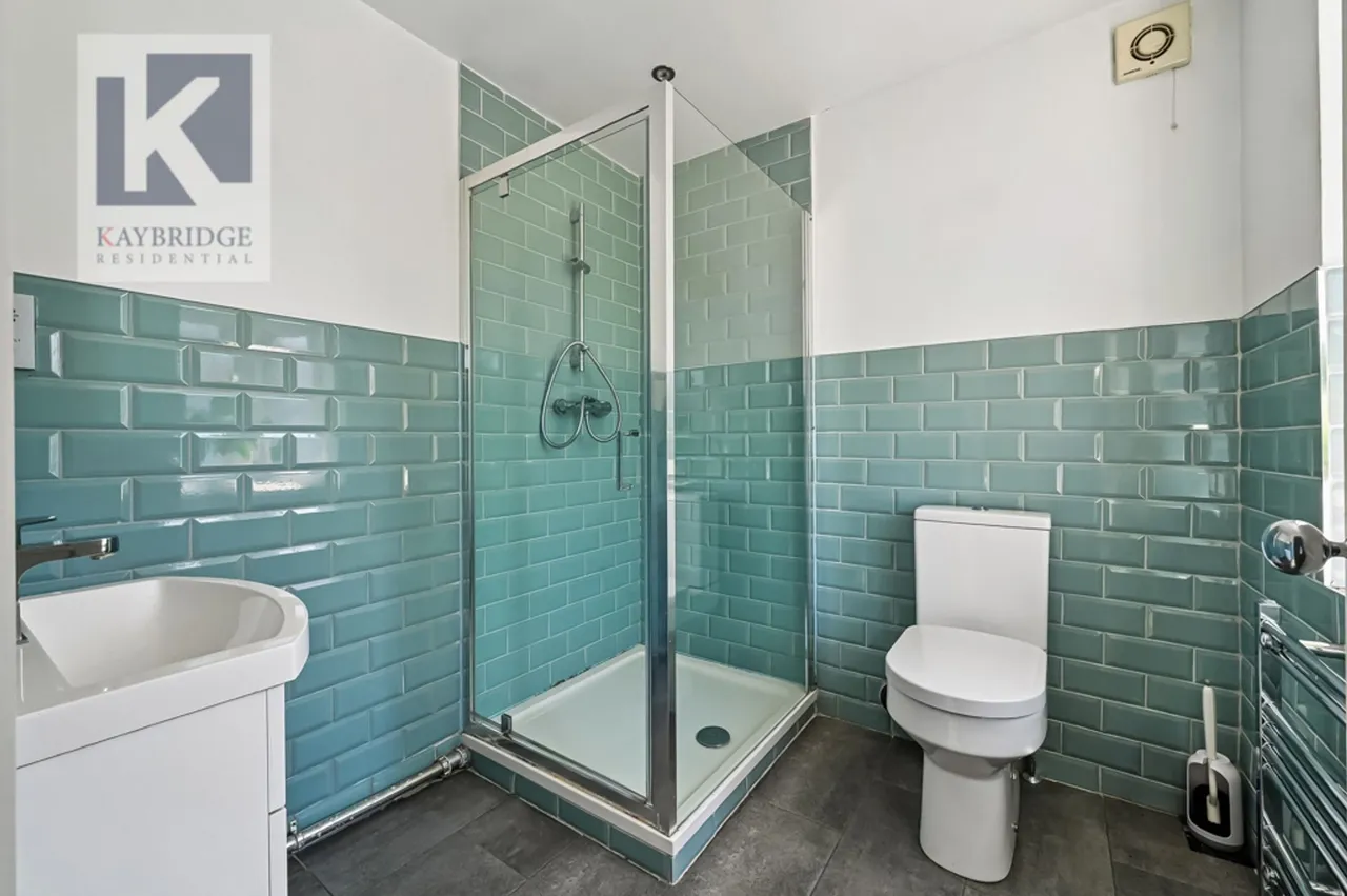 Stoneleigh Avenue, Worcester Park, KT4, photo 13