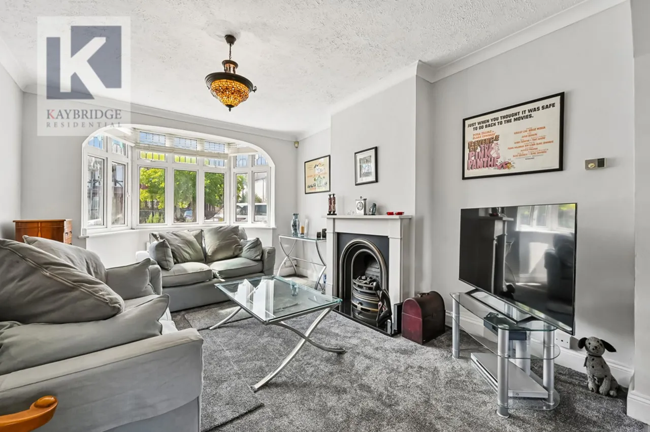 Stoneleigh Avenue, Worcester Park, KT4, photo 2