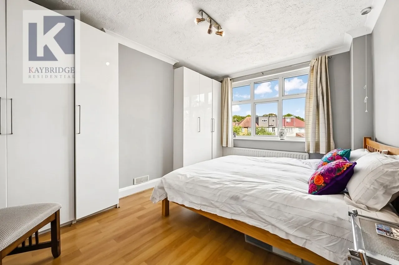 Stoneleigh Avenue, Worcester Park, KT4, photo 9