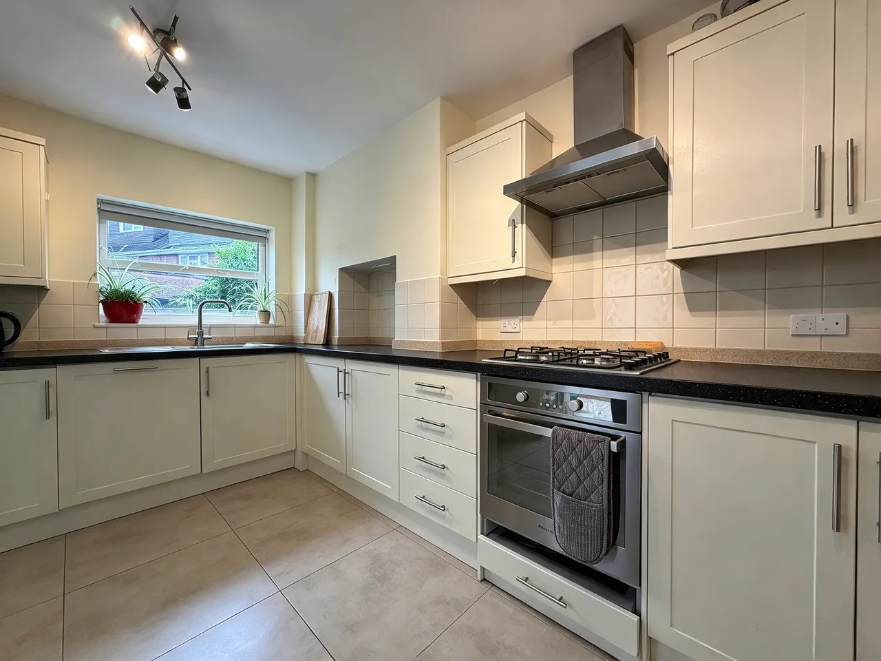 East Grove Road, Exeter, photo 4