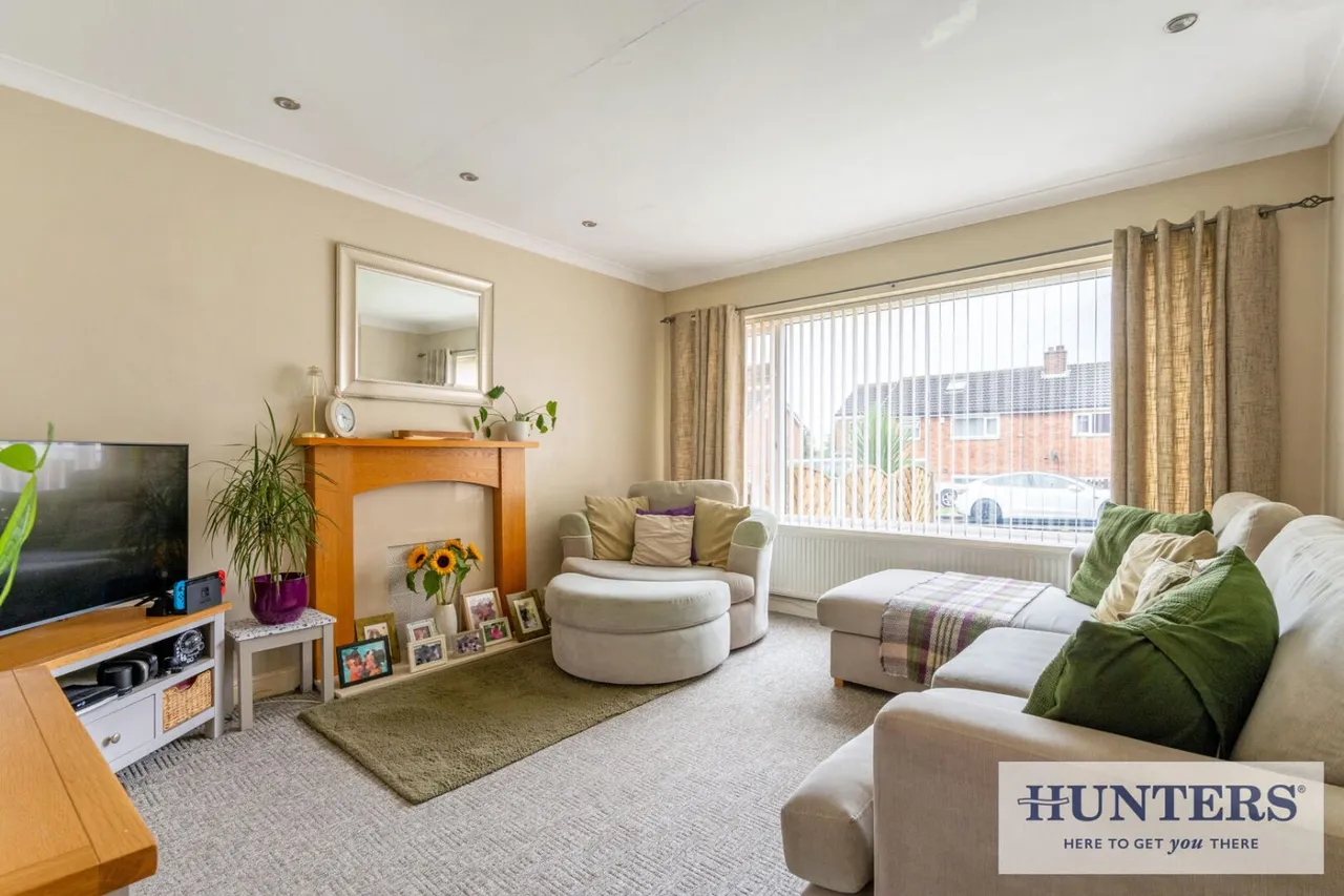 Coppice Wood Avenue, Yeadon, LS19, photo 2