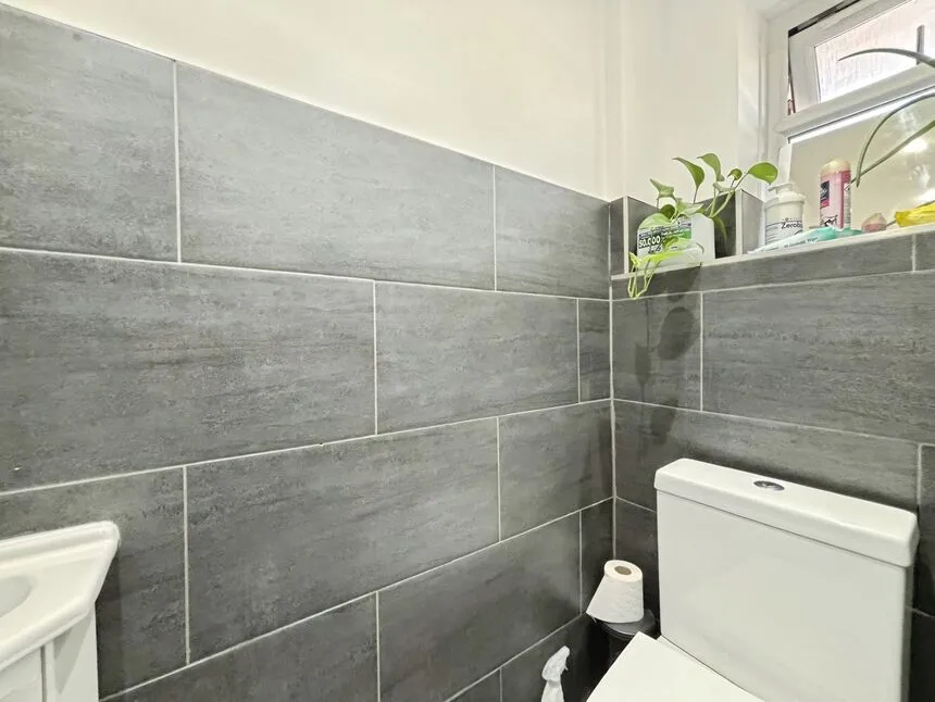 Exning Road, London, E16, photo 11