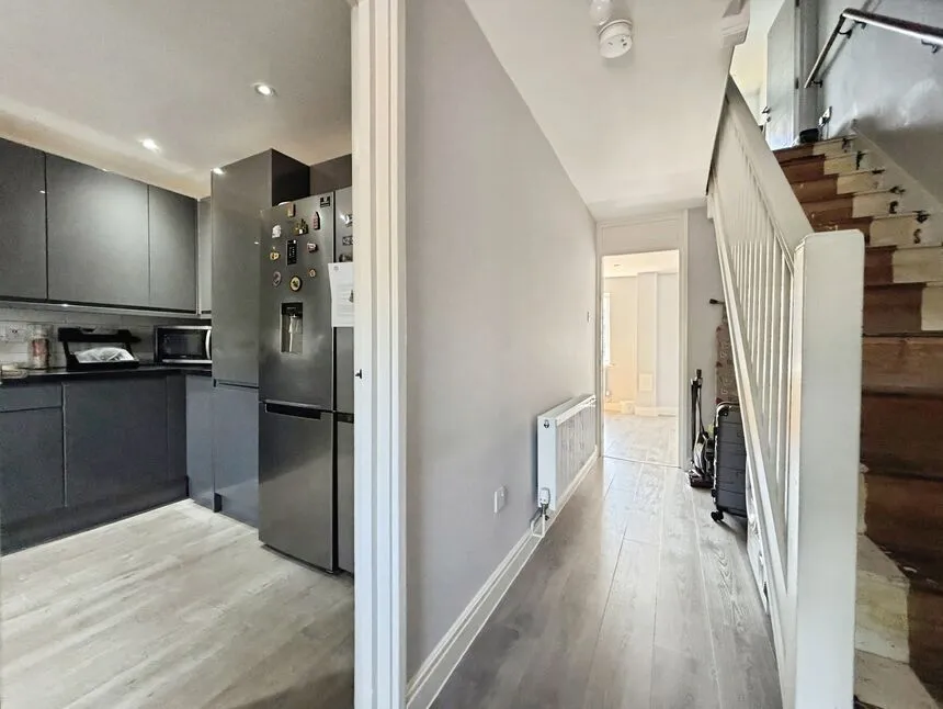 Exning Road, London, E16, photo 4