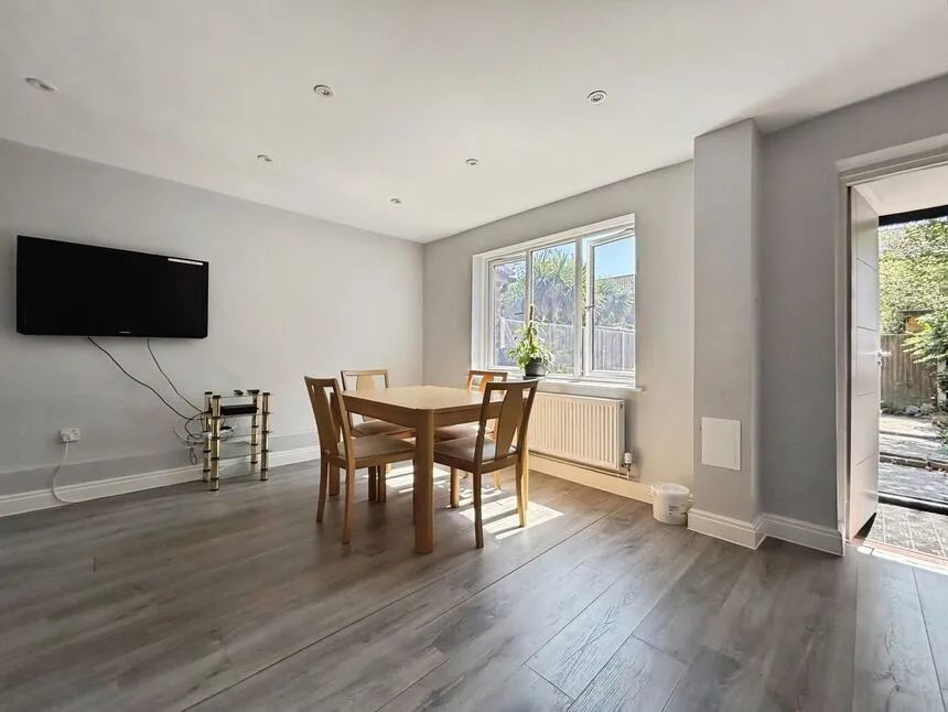 Exning Road, London, E16, photo 9