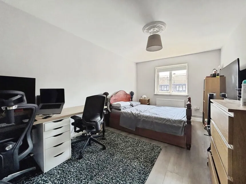 Exning Road, London, E16, photo 12
