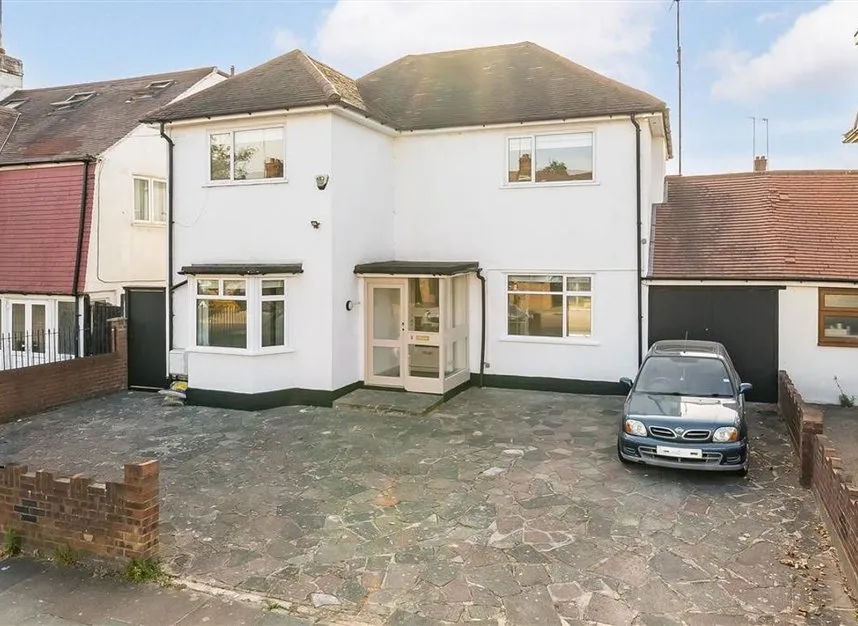 5 bed house to rent — Sneyd Road, Gladstone Estate, NW2