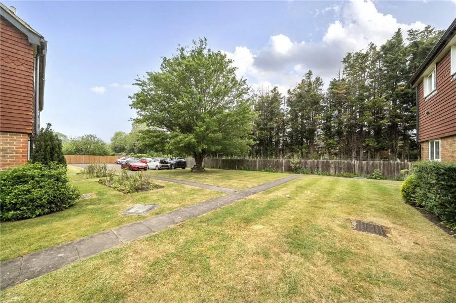 Whittaker Court, Woodfield, KT21, photo 8