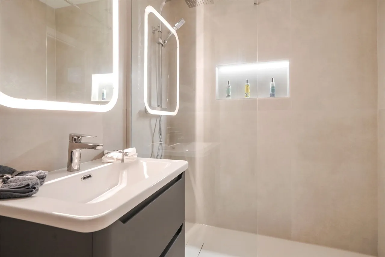 Wraymead Place, Reiga, RH2, photo 10