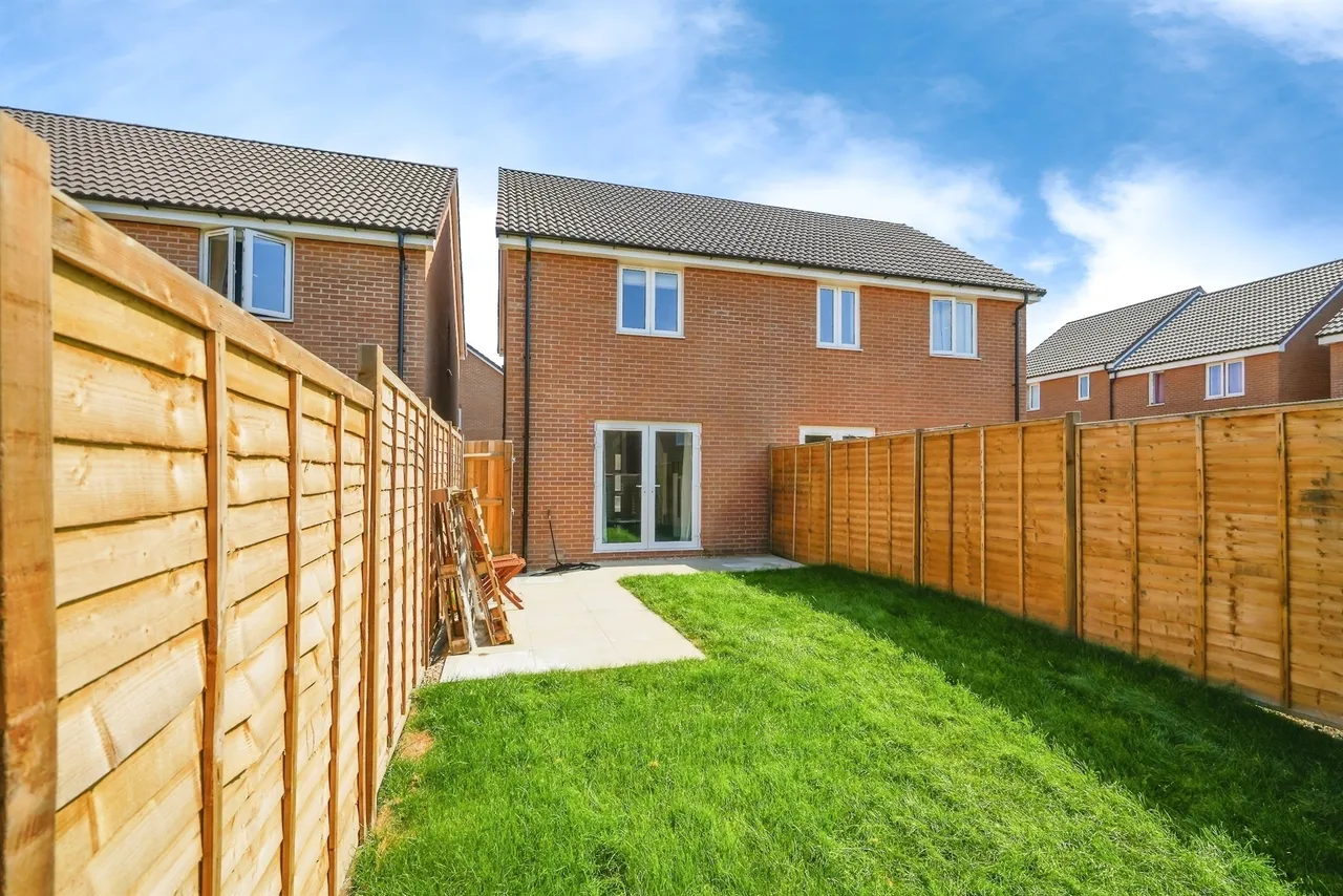 Northrop Gardens, Grove, OX12, photo 3