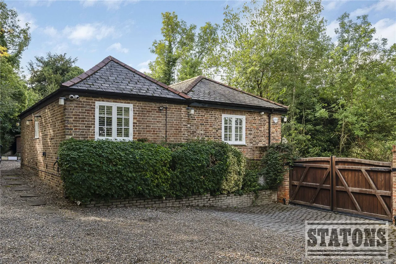 Dancers Lane, Bentley Heath, Hertfordshire, EN5 4RX, photo 22