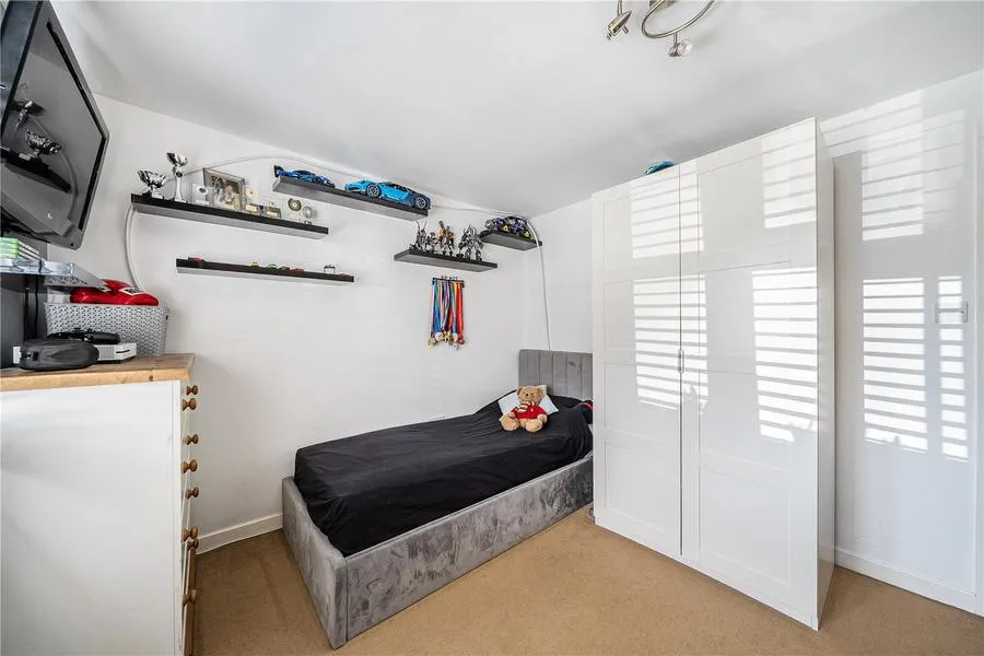 Hanger Court, Knaphill, GU21, photo 9