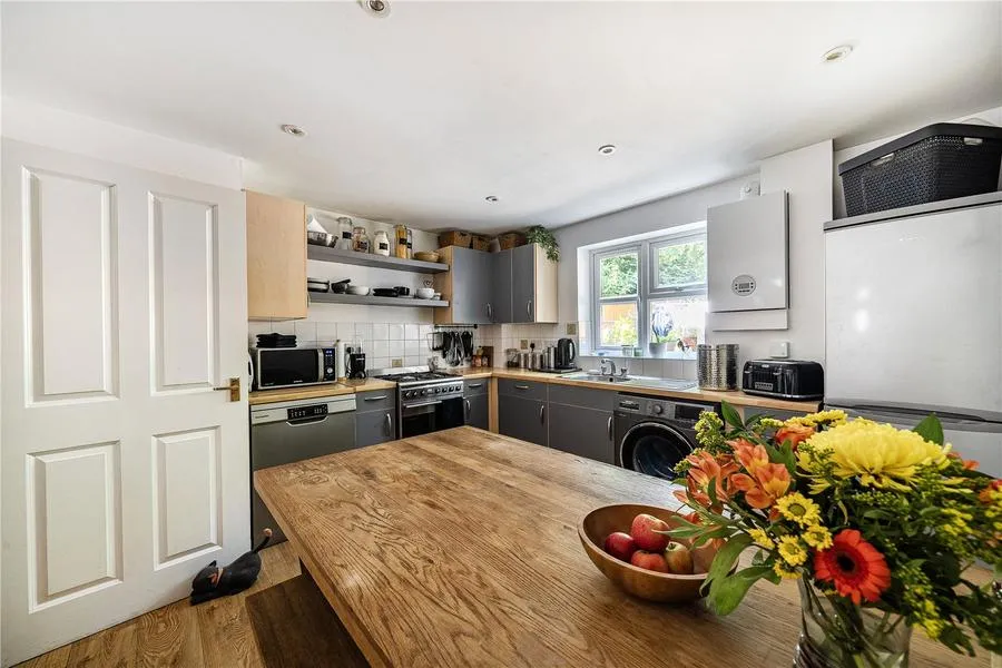 Hanger Court, Knaphill, GU21, photo 4