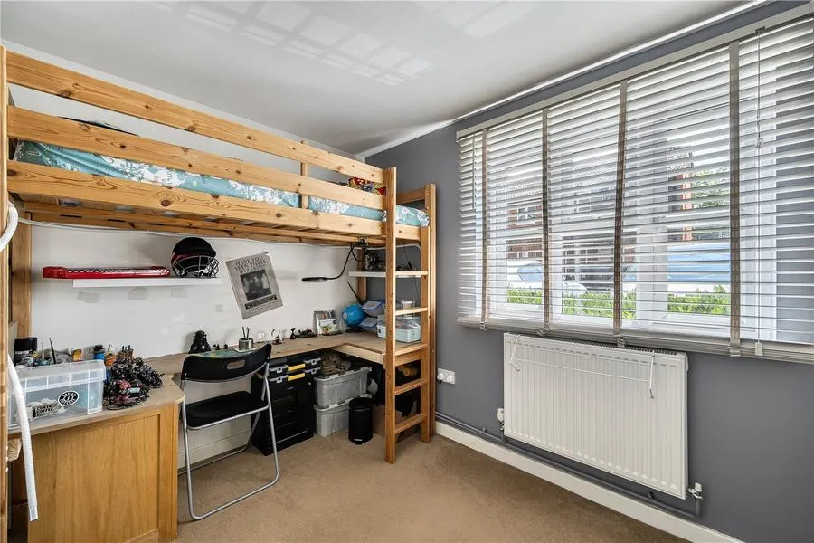 Hanger Court, Knaphill, GU21, photo 10