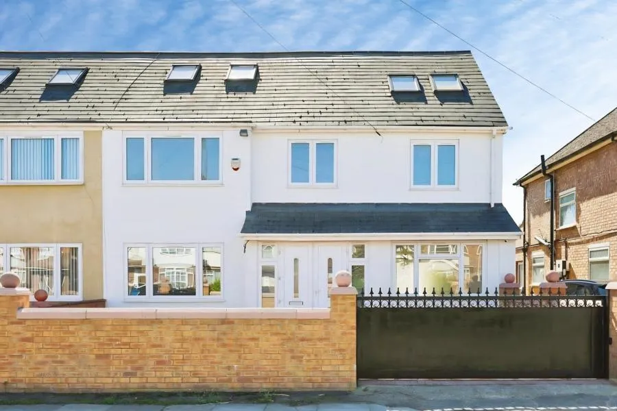6 bed house for sale, Fairway Avenue, West Drayton, UB7