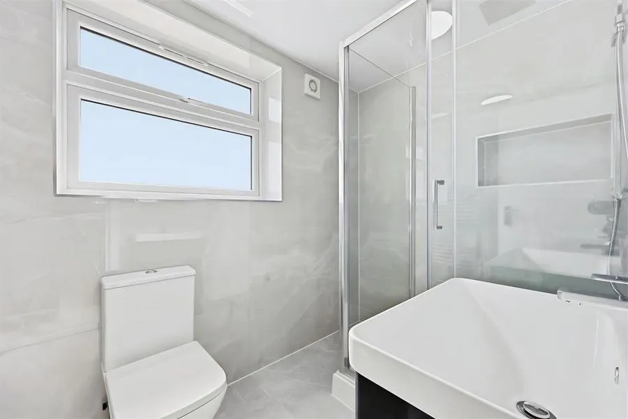 Fairway Avenue, West Drayton, UB7, photo 17