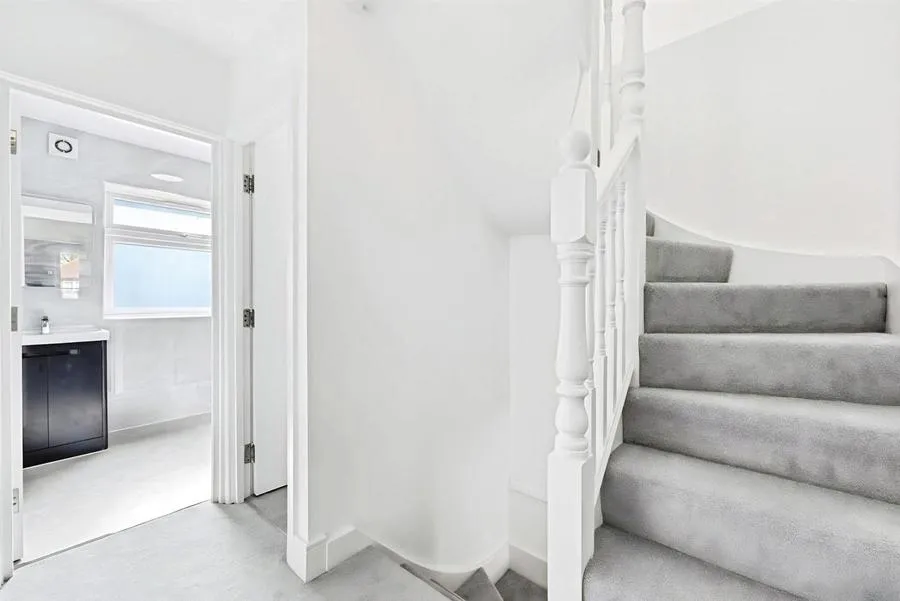 Fairway Avenue, West Drayton, UB7, photo 22