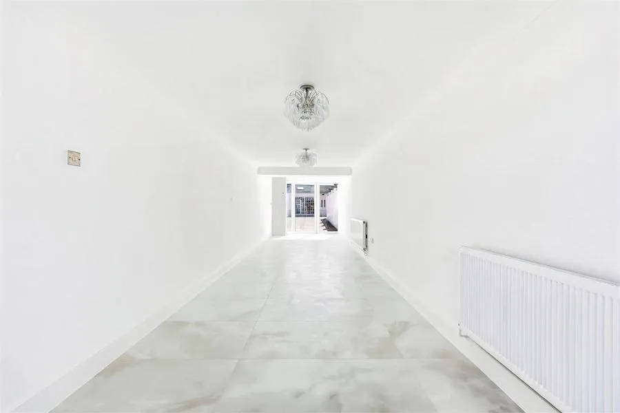 Fairway Avenue, West Drayton, UB7, photo 32