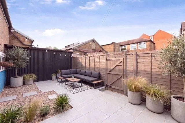 Church Street, Walton-on-Thames, KT12, photo 3