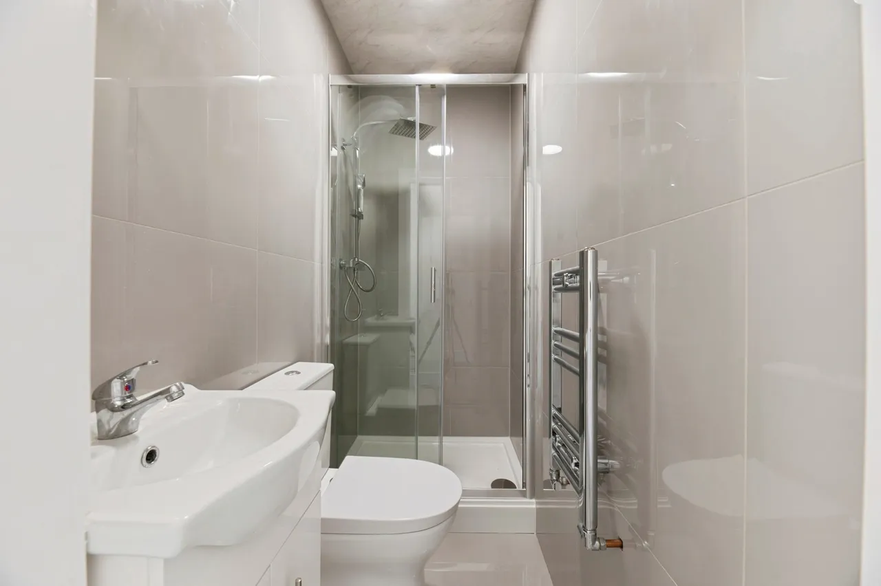 Church Street, Walton-on-Thames, KT12, photo 7