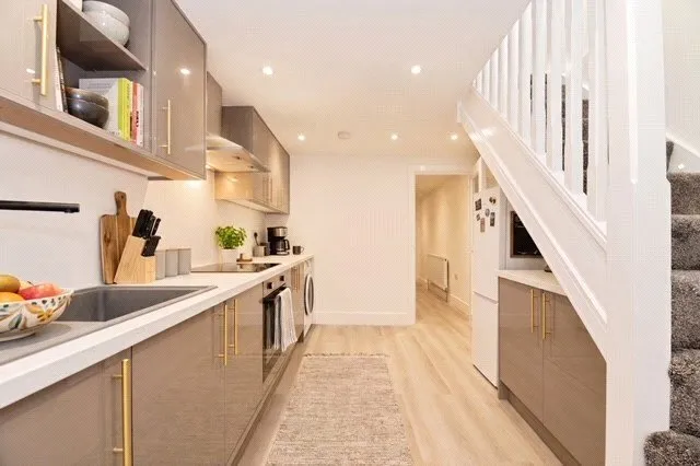 Church Street, Walton-on-Thames, KT12, photo 6