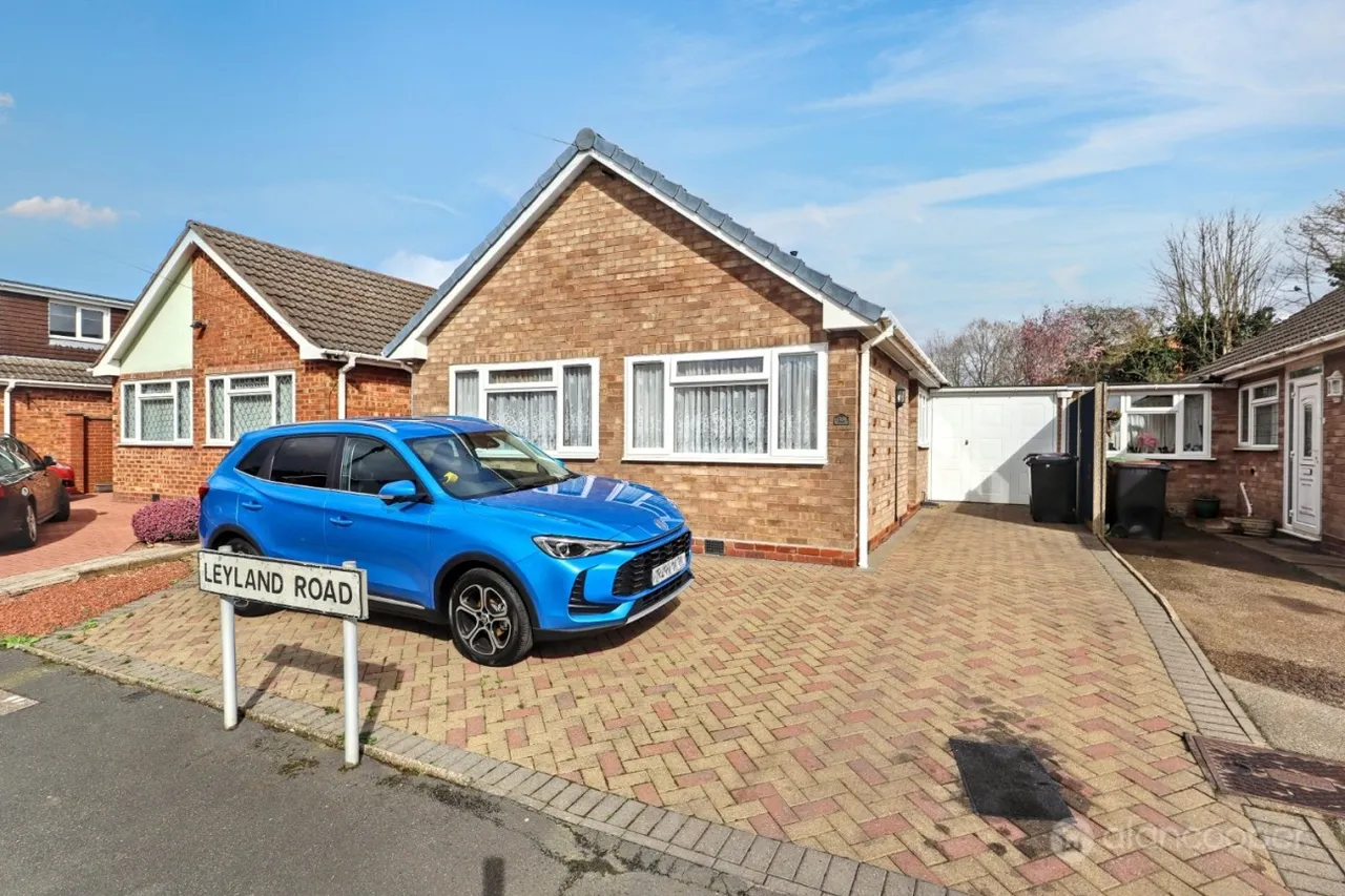 3 bed house for sale, Leyland Road, Bulkington, CV12