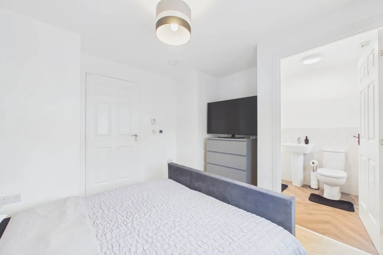 Olive Drive, Cleland, photo 14