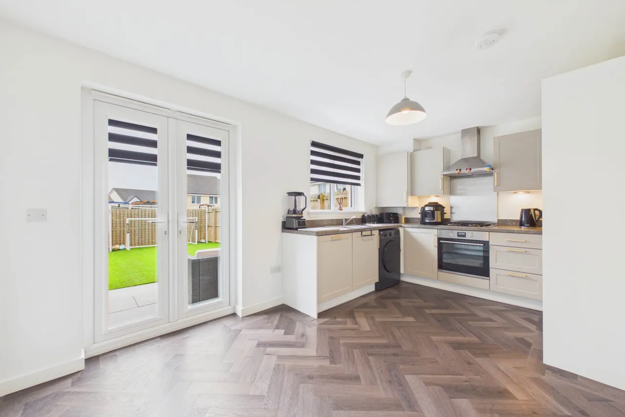 Olive Drive, Cleland, photo 5