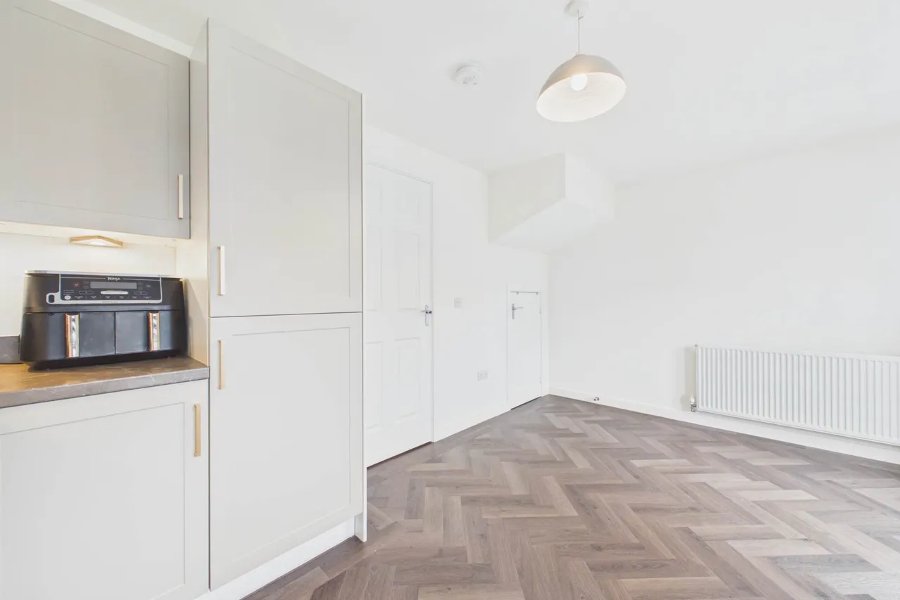 Olive Drive, Cleland, photo 9