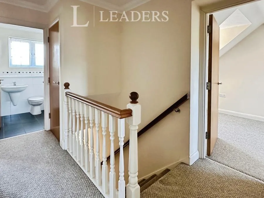 Trafalgar Rise, Clanfield, PO8, photo 11