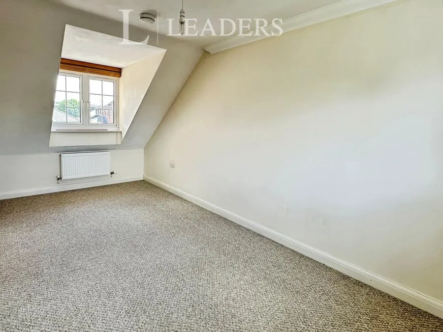 Trafalgar Rise, Clanfield, PO8, photo 13
