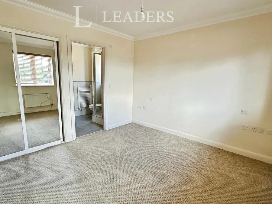 Trafalgar Rise, Clanfield, PO8, photo 9