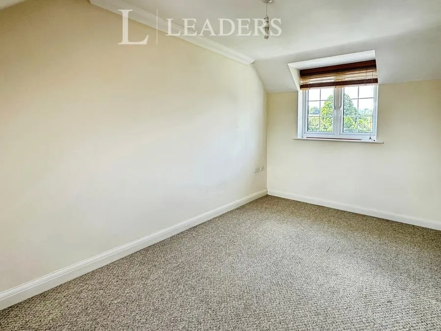 Trafalgar Rise, Clanfield, PO8, photo 10