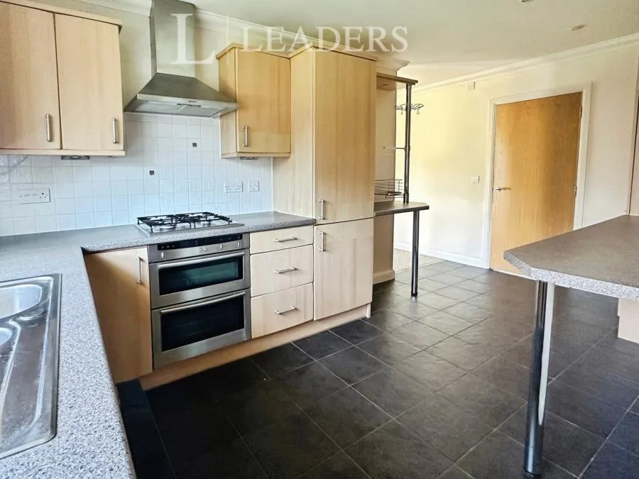 Trafalgar Rise, Clanfield, PO8, photo 3