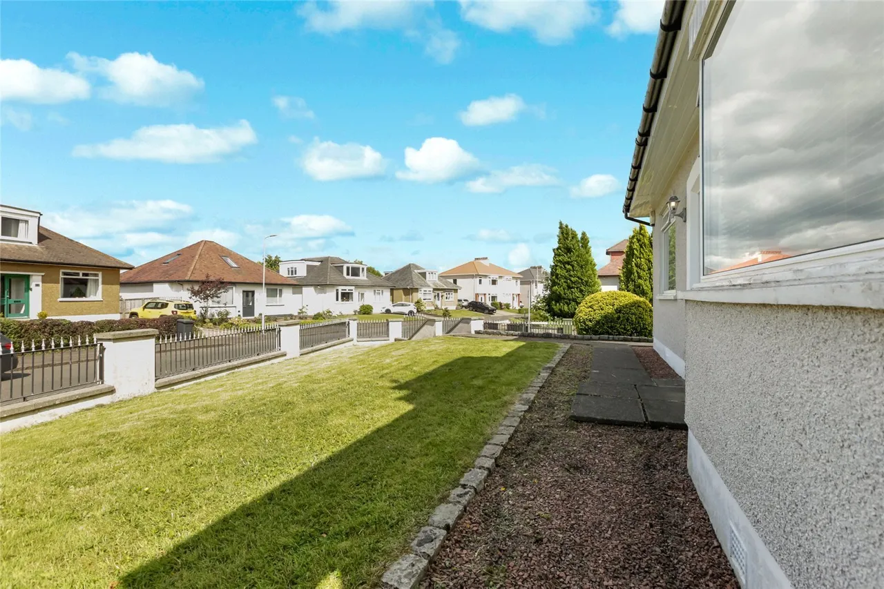 Craighill Drive, Clarkston, Lanarkshire, G76, photo 20