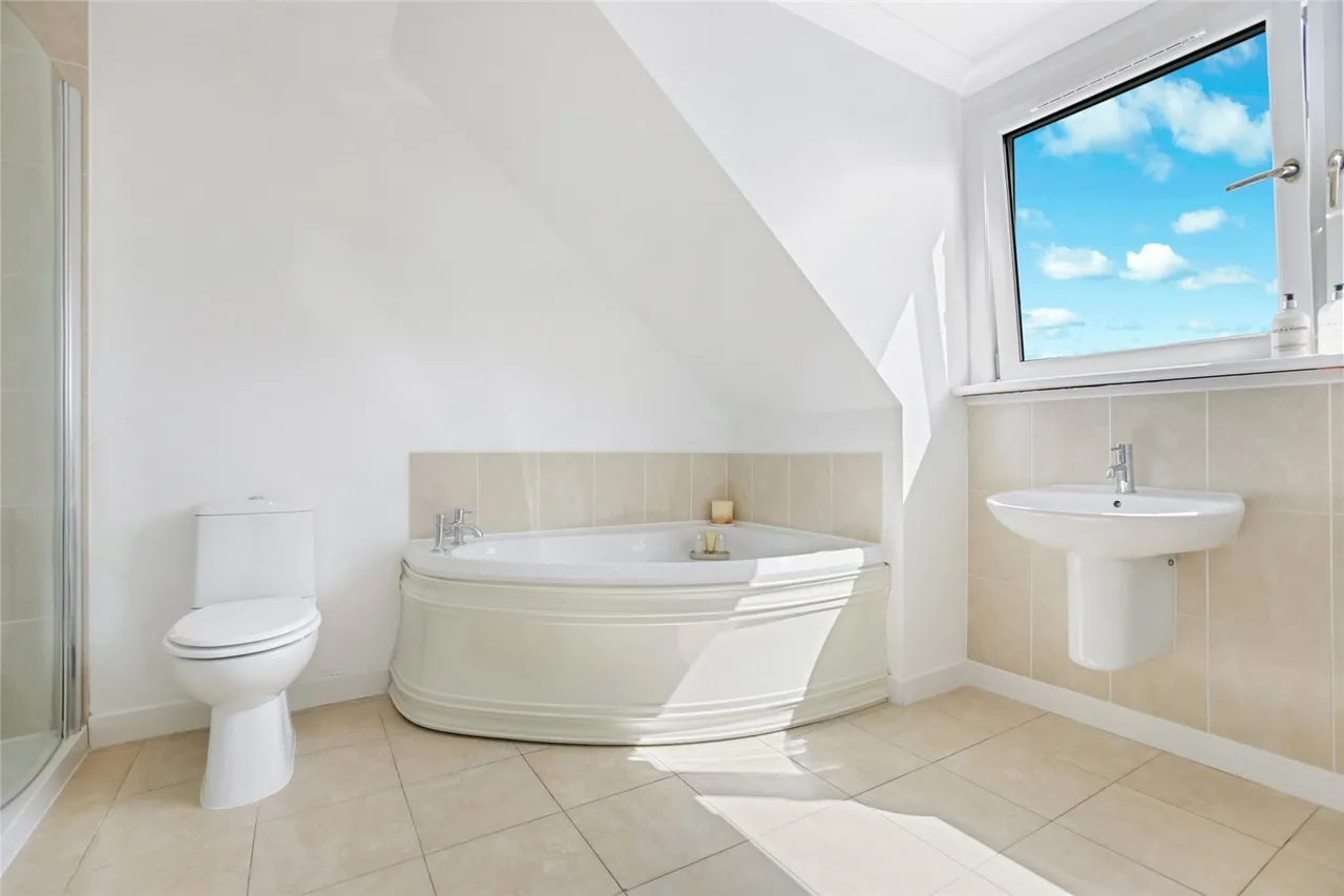 Craighill Drive, Clarkston, Lanarkshire, G76, photo 14