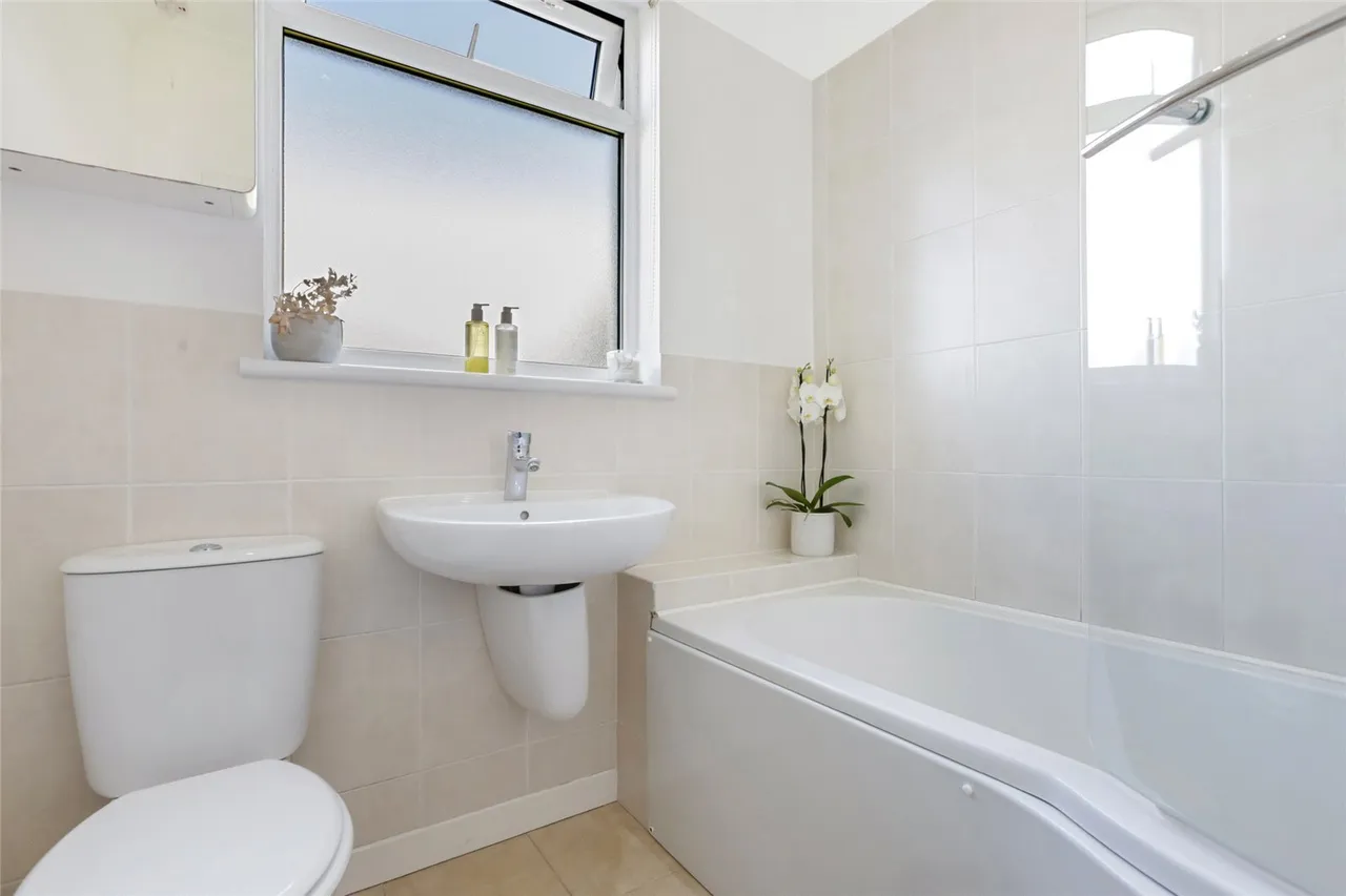 Craighill Drive, Clarkston, Lanarkshire, G76, photo 8