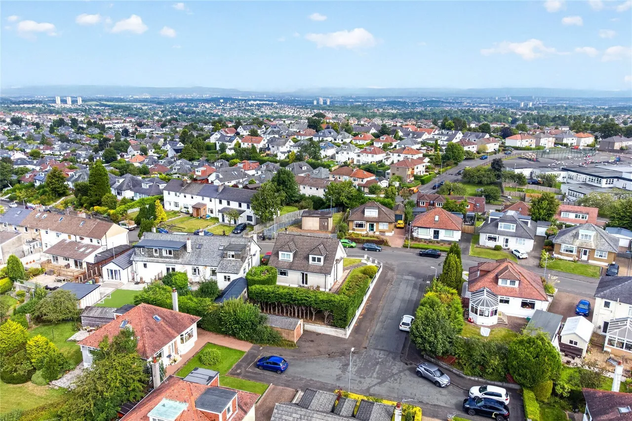 Craighill Drive, Clarkston, Lanarkshire, G76, photo 27