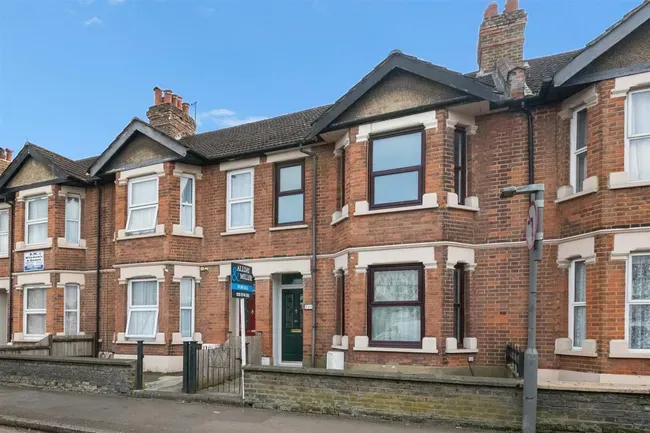 3 bed property for sale — Uxbridge Road, Hayes