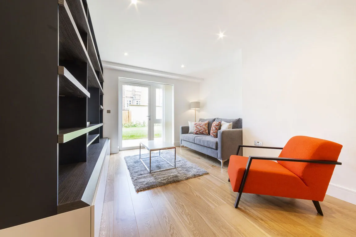 2 bed flat to rent, Silverworks Close, Colindale