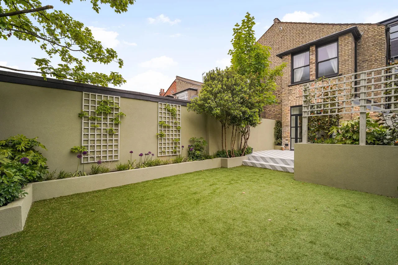 Riffel Road, London, NW2, photo 26