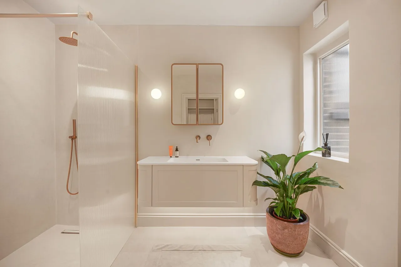 Riffel Road, London, NW2, photo 14