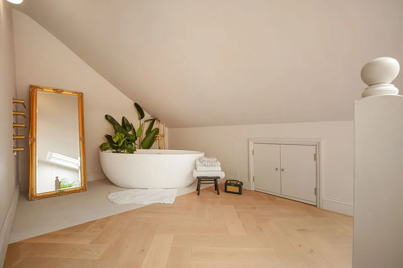 Riffel Road, London, NW2, photo 15