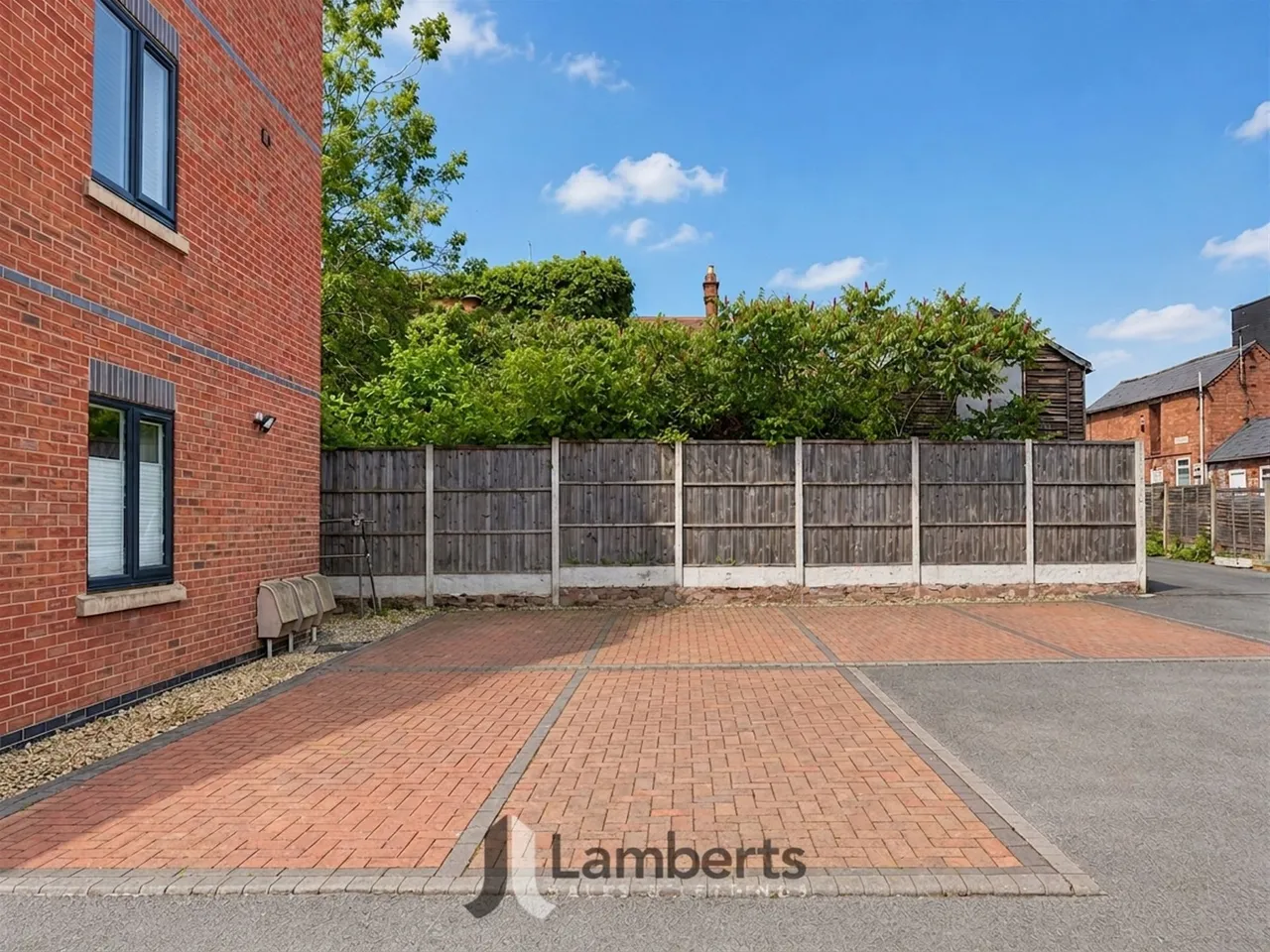 4 Brookes Close, Studley, photo 16