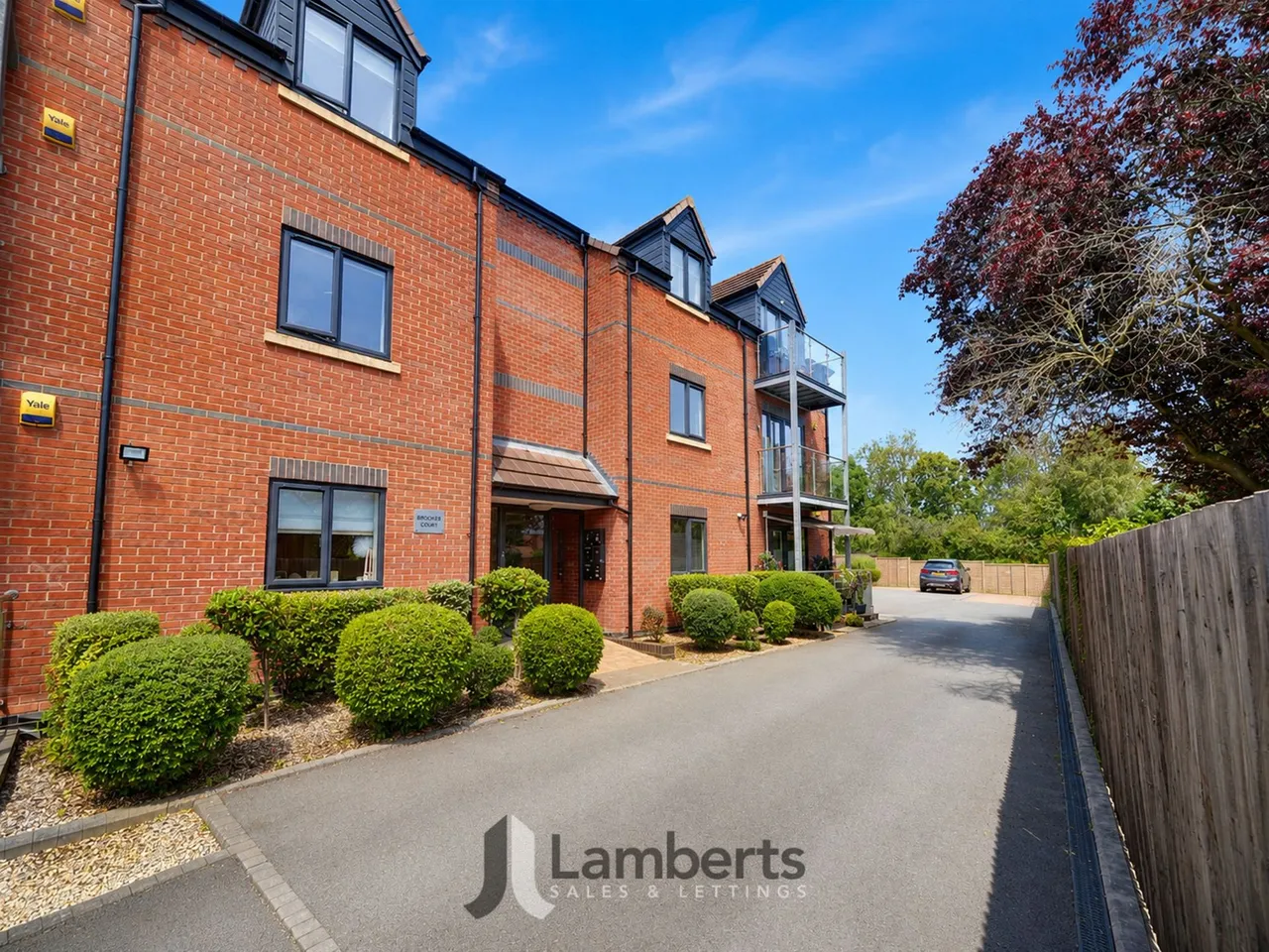4 Brookes Close, Studley, photo 17