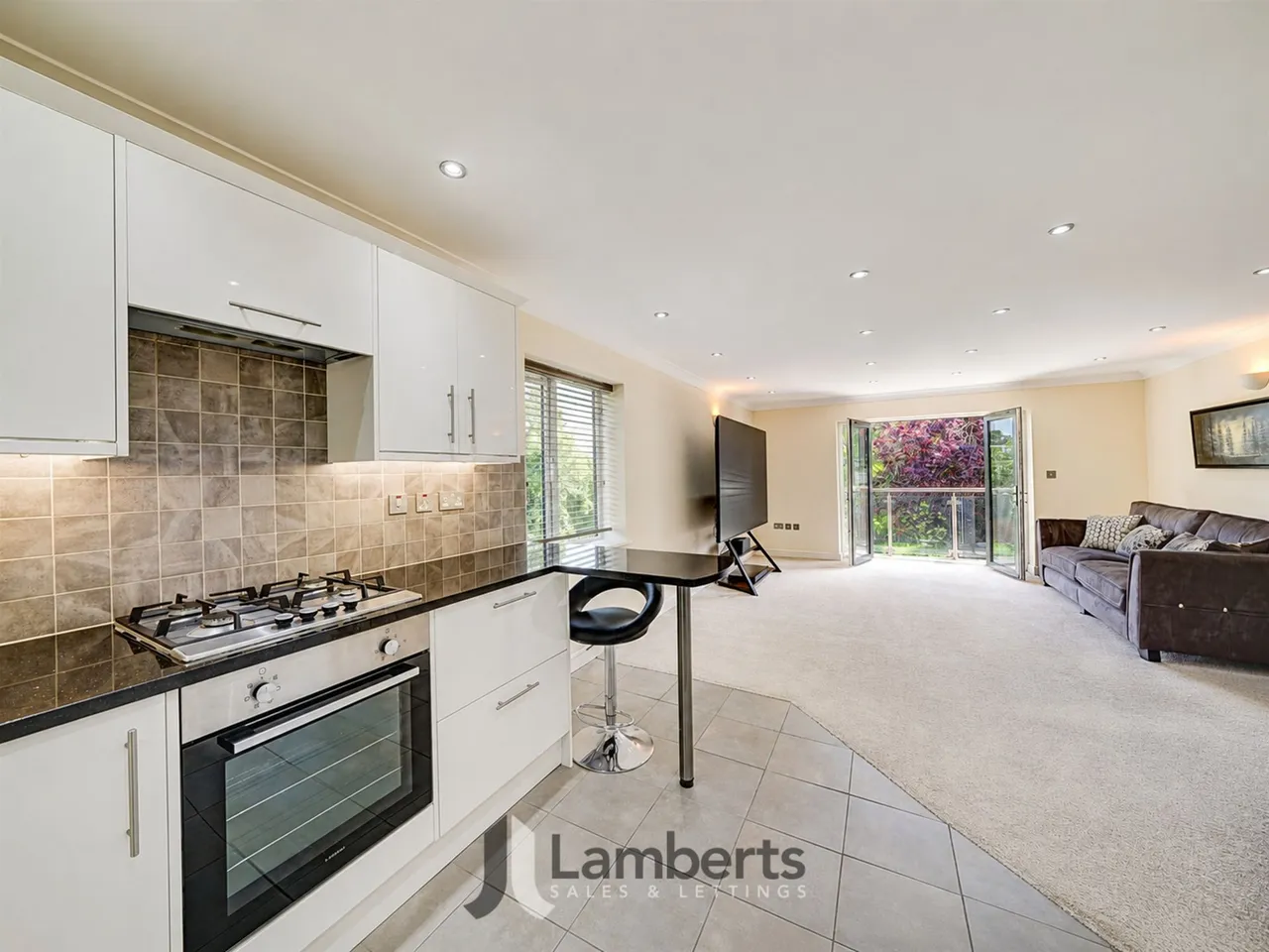 4 Brookes Close, Studley, photo 6