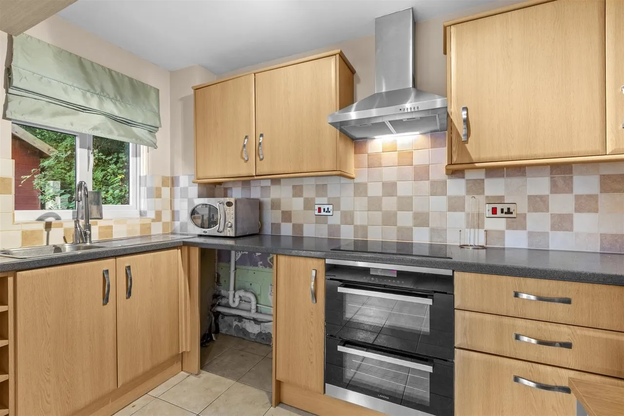 Westfield Walk, High Wycombe, HP12, photo 6