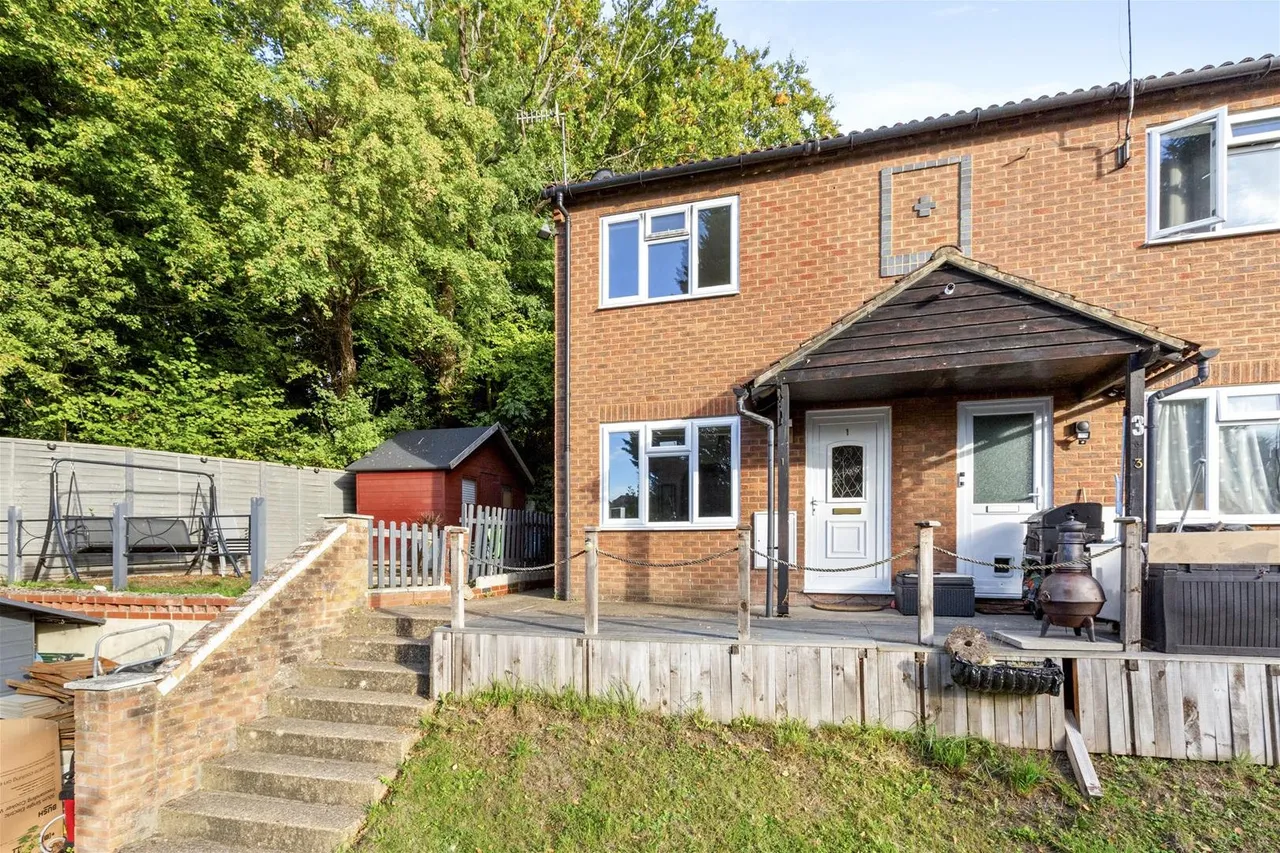 1 bed house for sale, Westfield Walk, High Wycombe, HP12